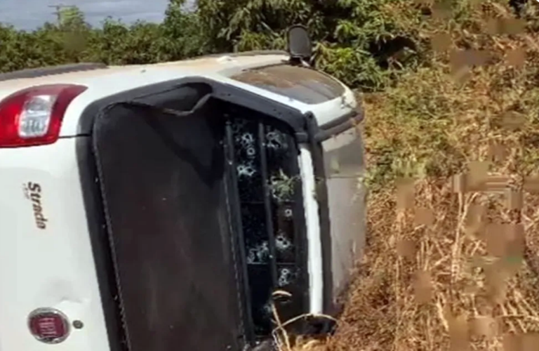 Homem é perseguido e morto a tiros enquanto dirigia na Bahia — Foto: Reprodução/redes sociais

