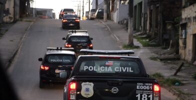 Os acusados tiveram os mandados de prisão cumpridos na RMS por equipes da 25ª DT/Dias D’Ávila. Eles participaram da logística e da execução do homicídio